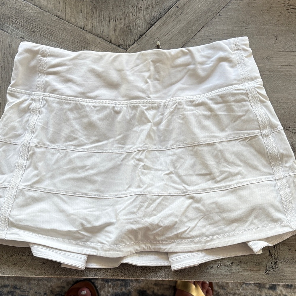 Lululemon size 4 Women's White Tennis Skort skirt pace rival